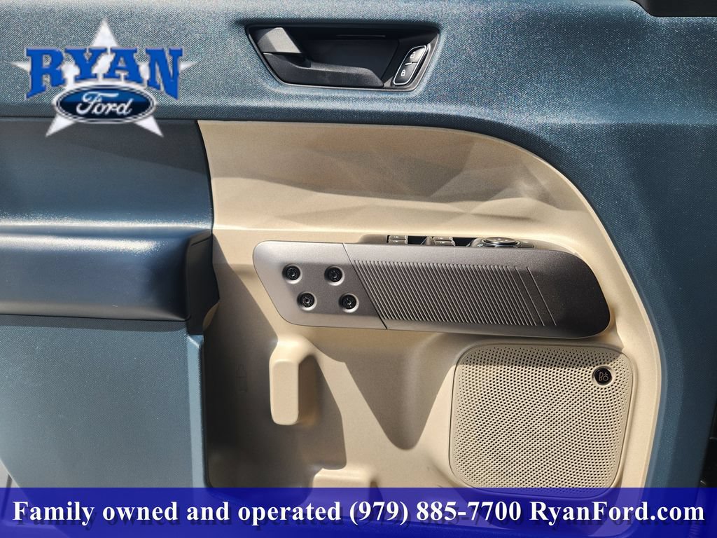 Certified 2025 Ford Maverick Lariat w/ 4K Tow Package AWD/4WD image 15