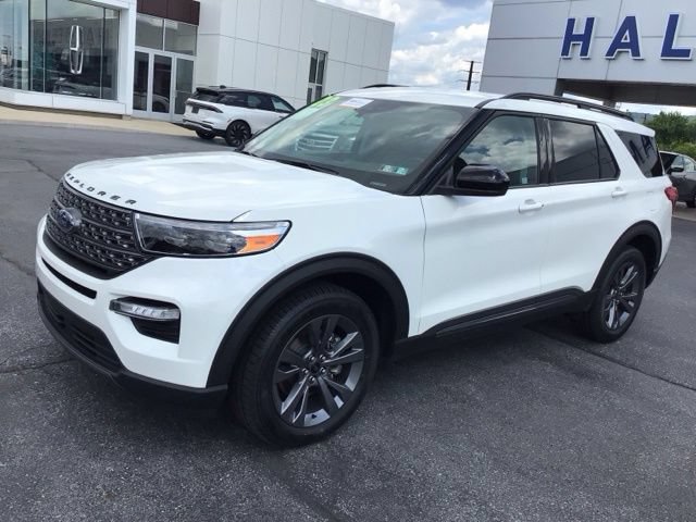 Certified 2023 Ford Explorer XLT w/ Equipment Group 202A AWD/4WD image 2