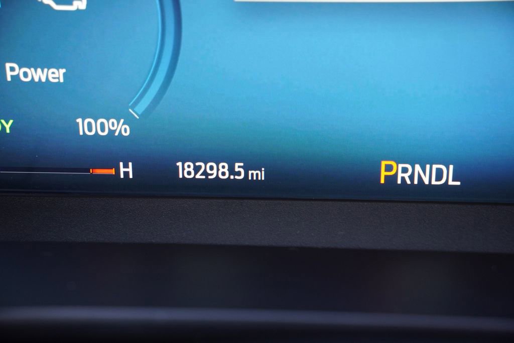 Certified 2025 Ford Escape Platinum w/ Premium Technology Package image 36