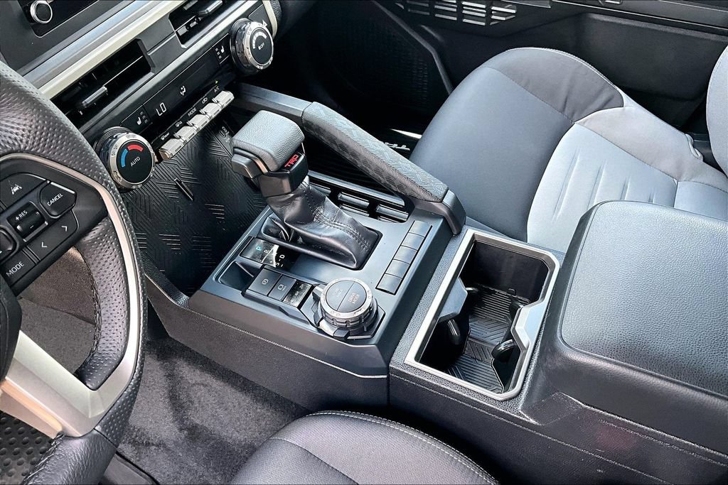 Used 2025 Toyota Tacoma TRD Sport AWD/4WD image 15