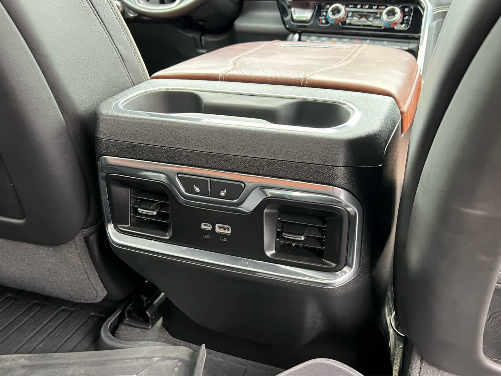 Used 2025 GMC Sierra 3500 Denali Ultimate AWD/4WD image 24
