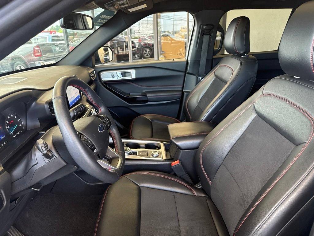 Certified 2024 Ford Explorer ST-Line w/ Class IV Trailer Tow Package AWD/4WD image 14