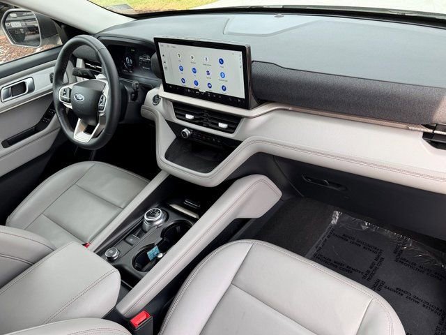 Certified 2025 Ford Explorer Active w/ Active Comfort Package image 27