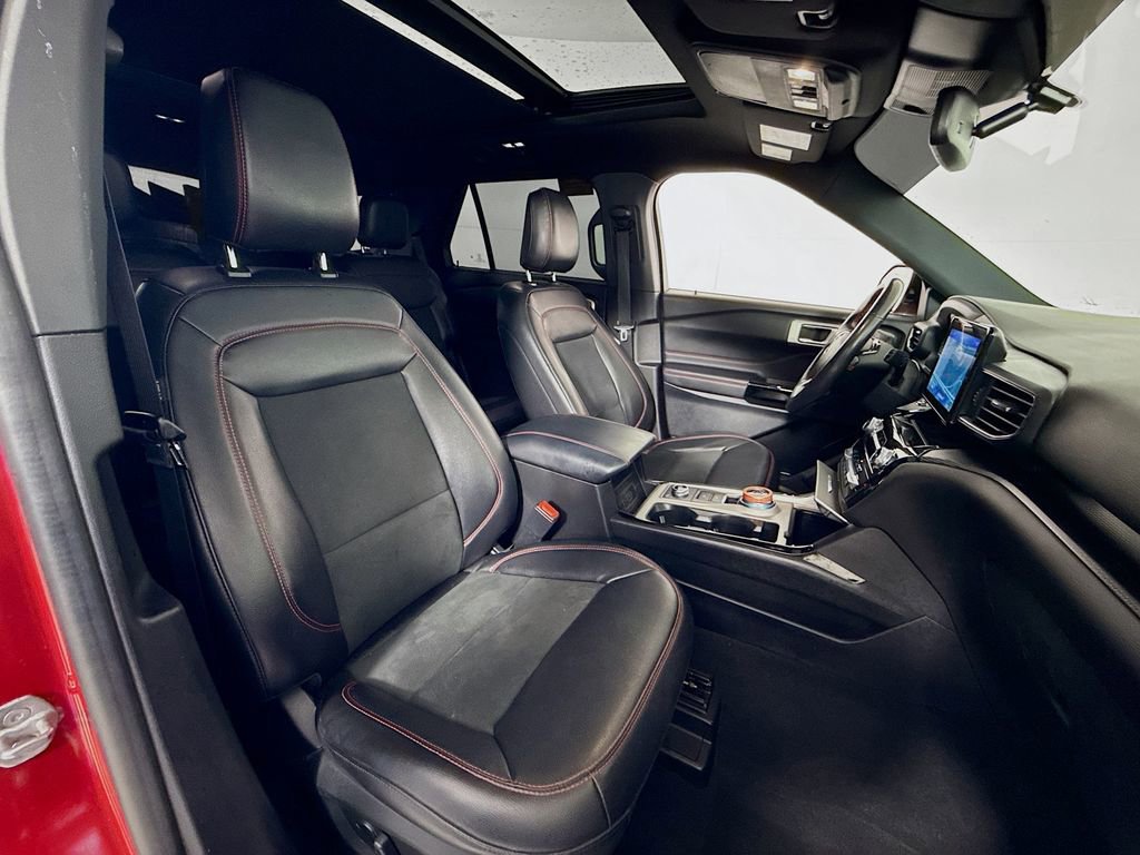 Certified 2022 Ford Explorer ST-Line w/ Class IV Trailer Tow Package image 32