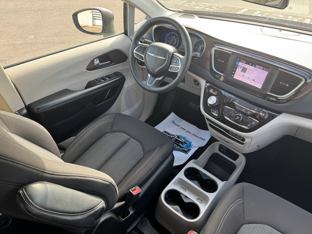 Used 2022 Chrysler Voyager LX FWD image 20