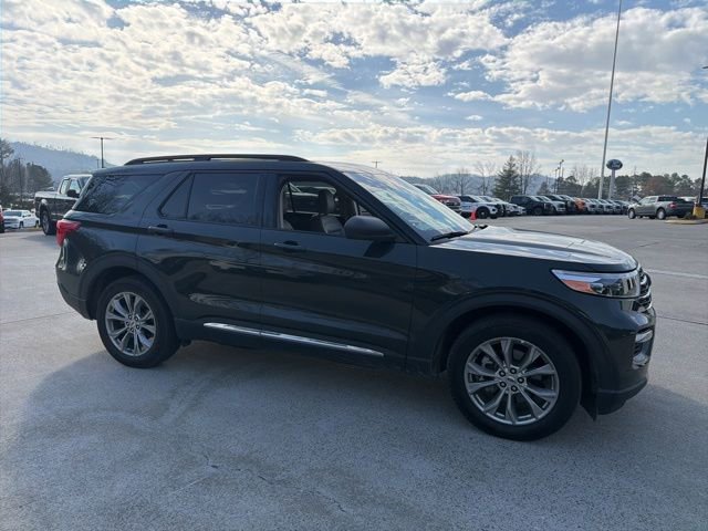 Certified 2024 Ford Explorer XLT w/ Equipment Group 202A image 7