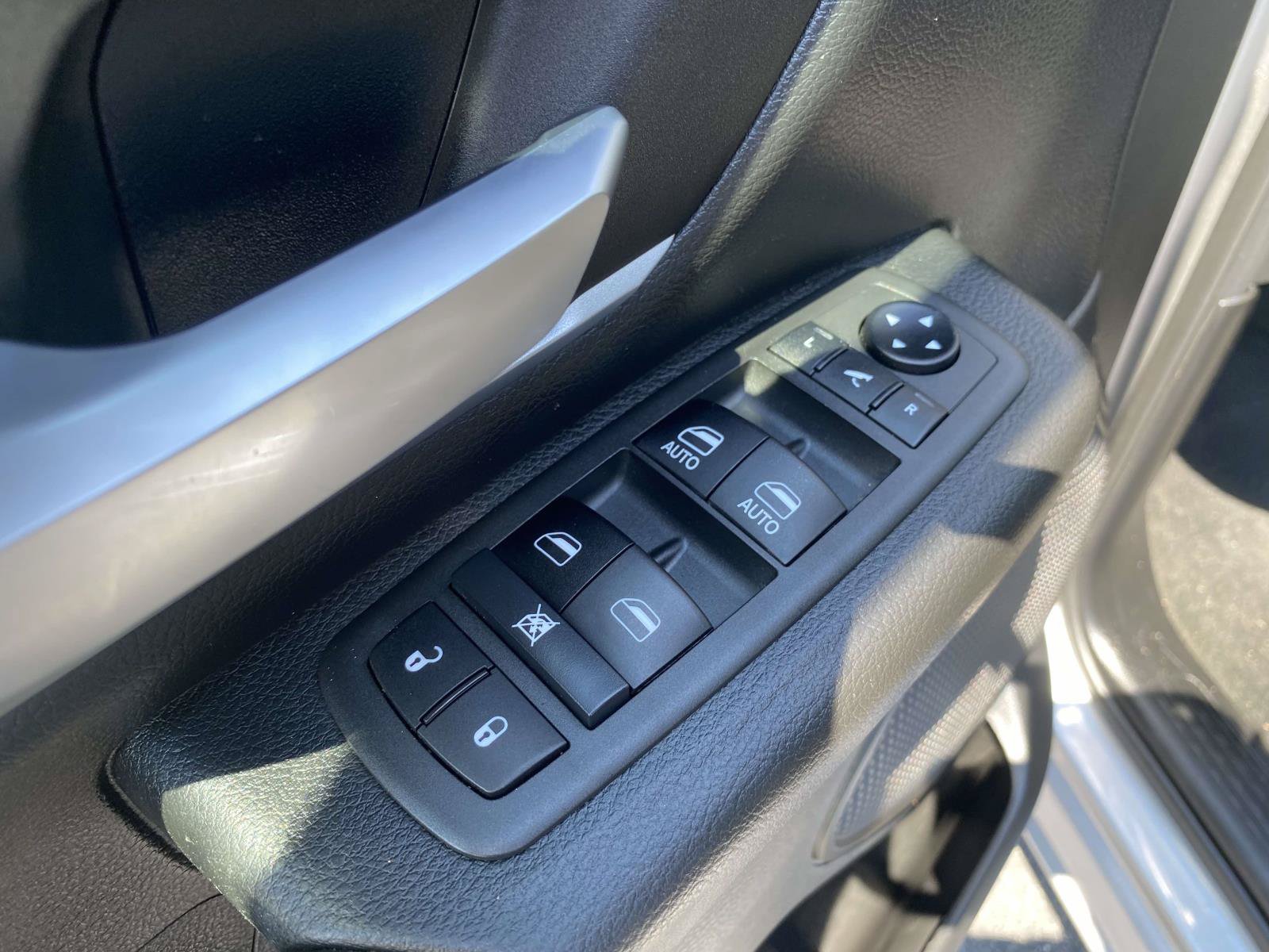 Used 2022 RAM 1500 Big Horn AWD/4WD image 18