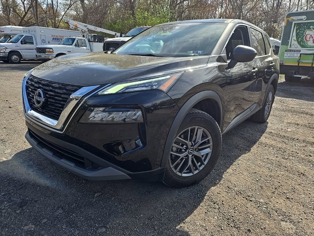 Used 2023 Nissan Rogue S AWD/4WD image 3