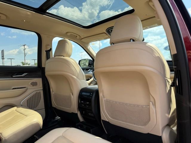 Used 2021 Jeep Grand Cherokee L Limited AWD/4WD image 22