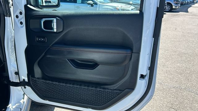 Used 2023 Jeep Gladiator Mojave w/ Cold Weather Group AWD/4WD image 10