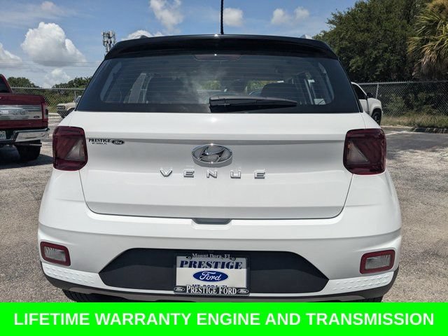 Used 2025 Hyundai Venue Limited FWD image 6