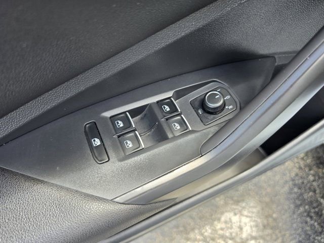 Used 2021 Volkswagen Jetta S w/ Driver Assistance Package FWD image 18