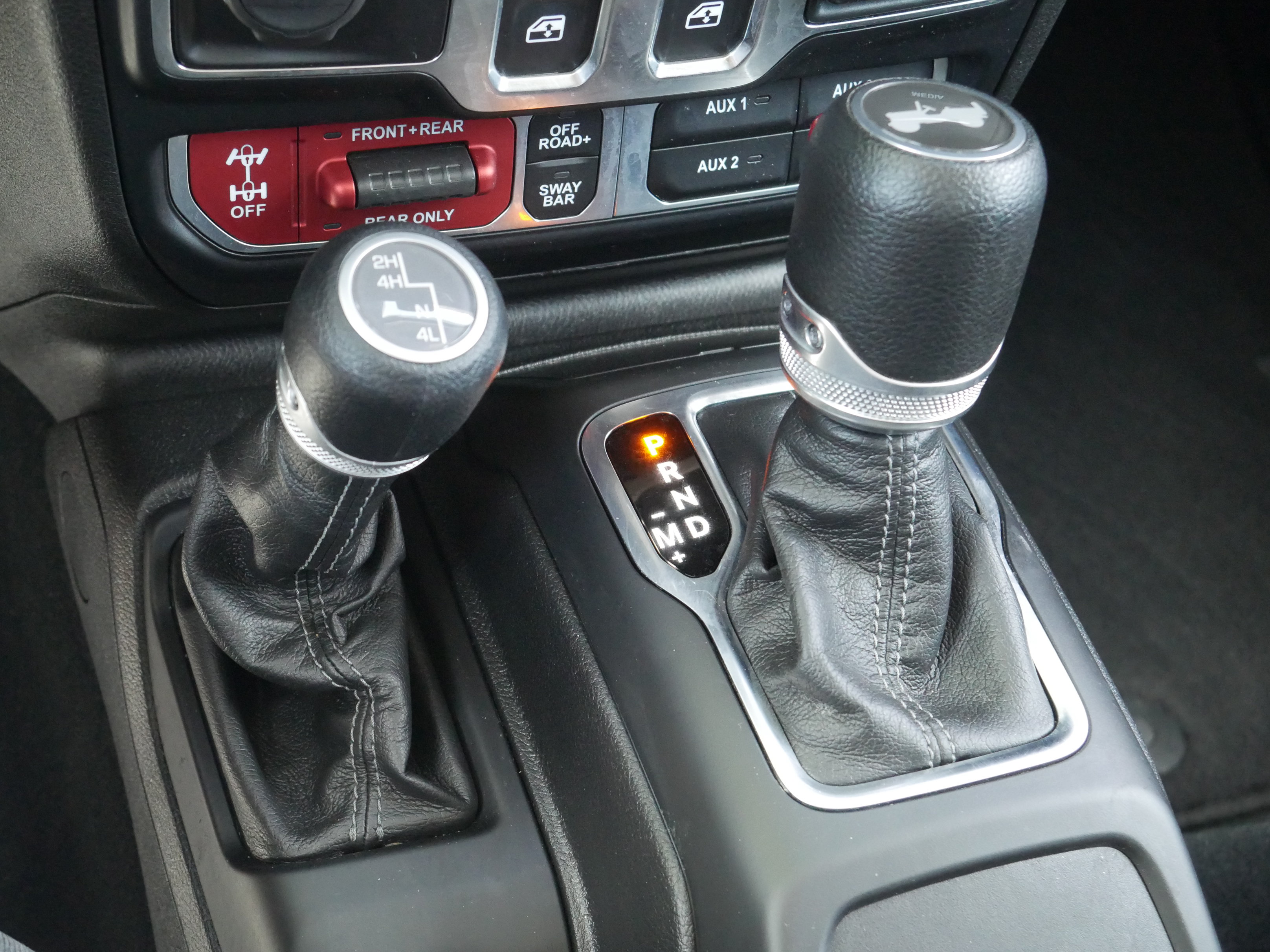 Used 2024 Jeep Wrangler Rubicon w/ Technology Group AWD/4WD image 15
