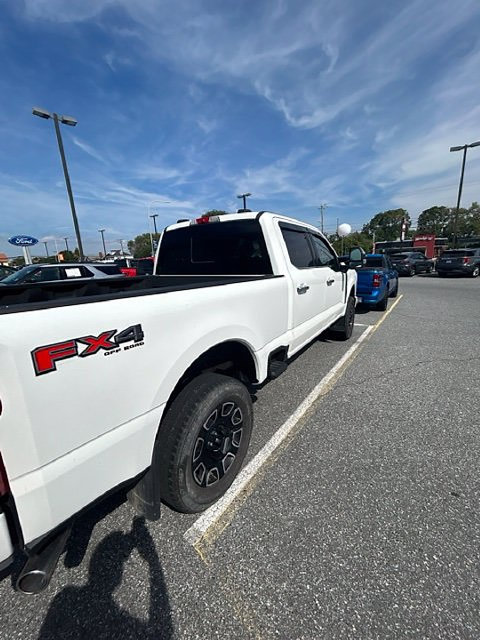 Certified 2024 Ford F250 Platinum w/ FX4 Off-Road Package AWD/4WD image 19