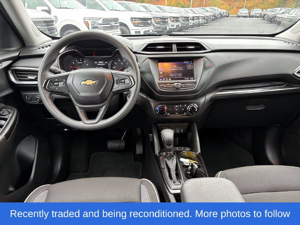 Used 2022 Chevrolet TrailBlazer LT FWD image 13