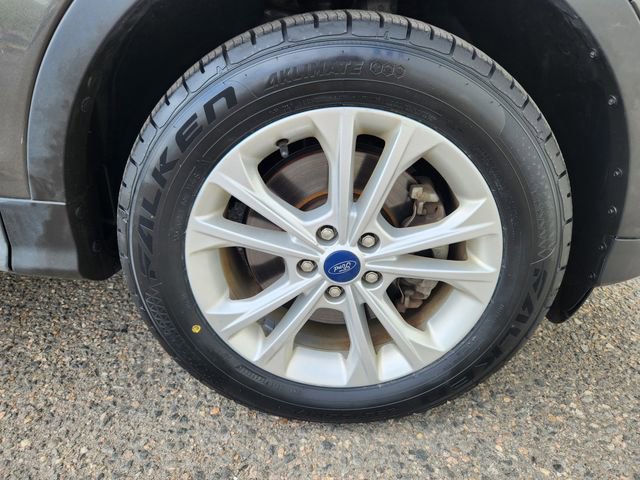 Certified 2018 Ford Escape SE w/ SE Sync 3 Package AWD/4WD image 22