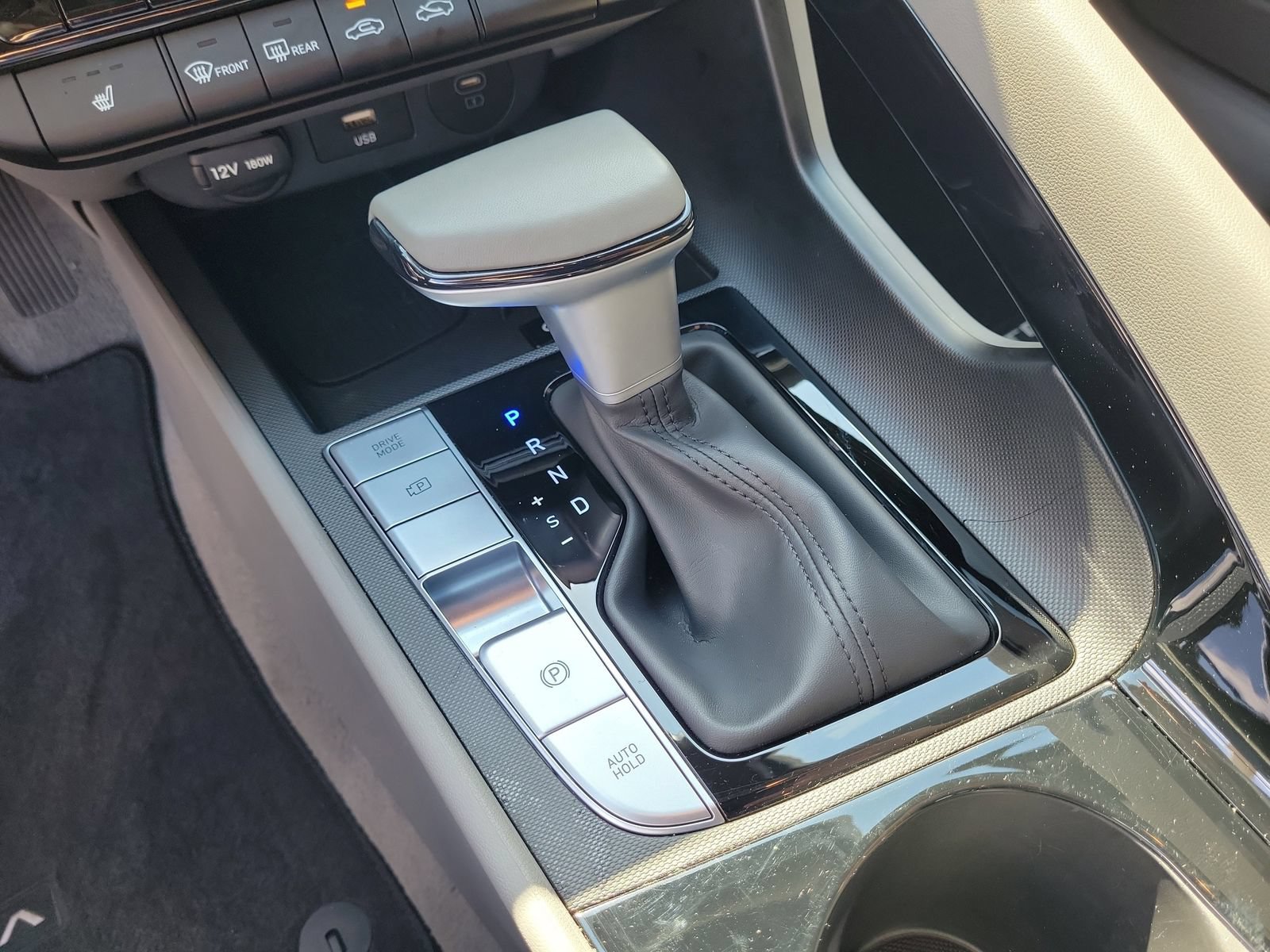 Used 2025 Hyundai Elantra SEL FWD image 26