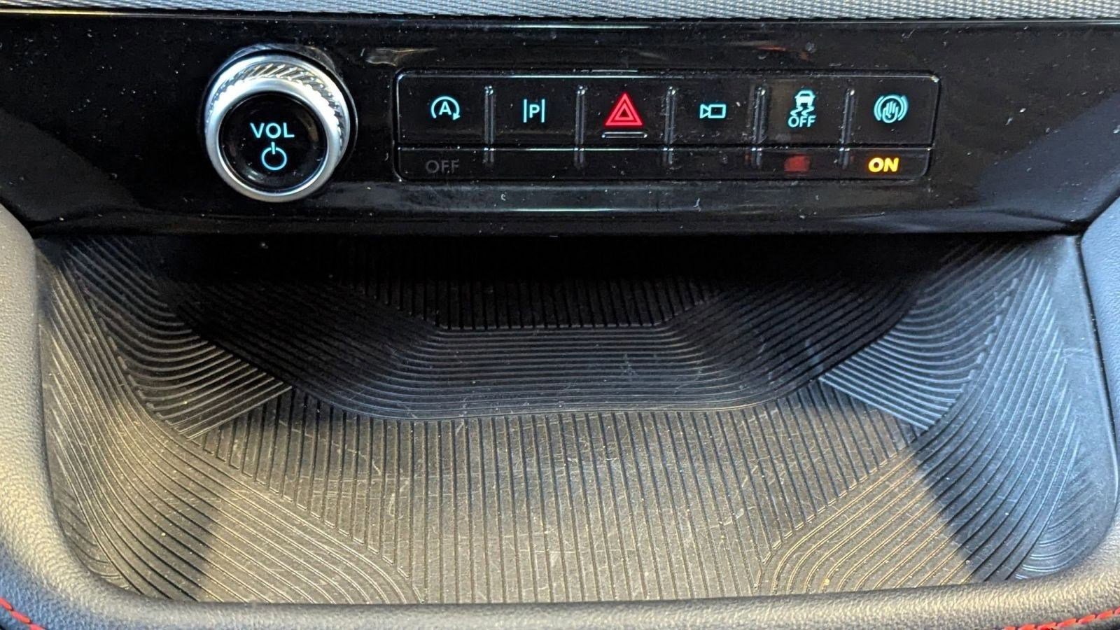 Certified 2025 Ford Explorer ST-Line w/ ST-Line Street Pack image 28