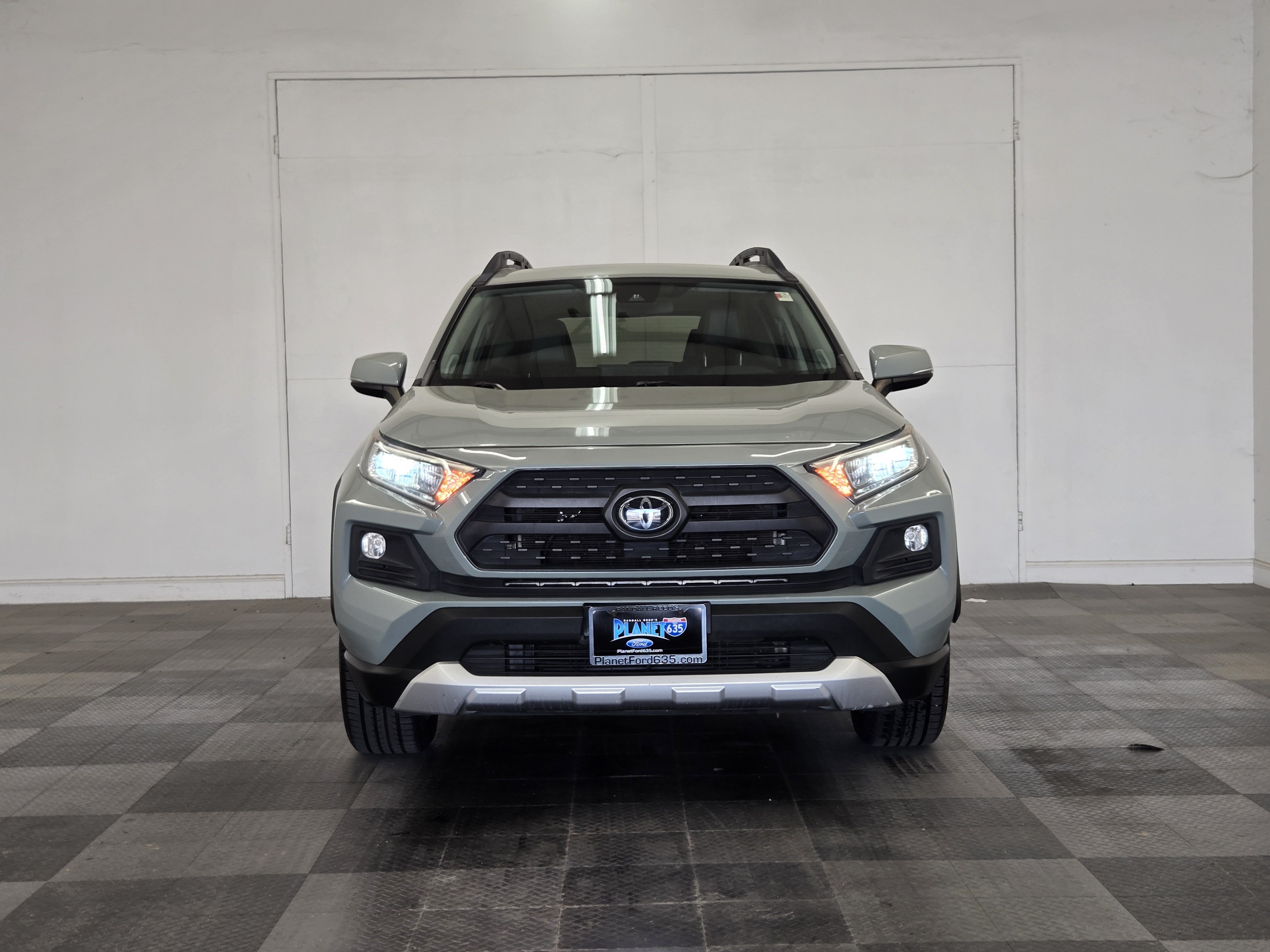 Used 2019 Toyota RAV4 Adventure AWD/4WD image 3