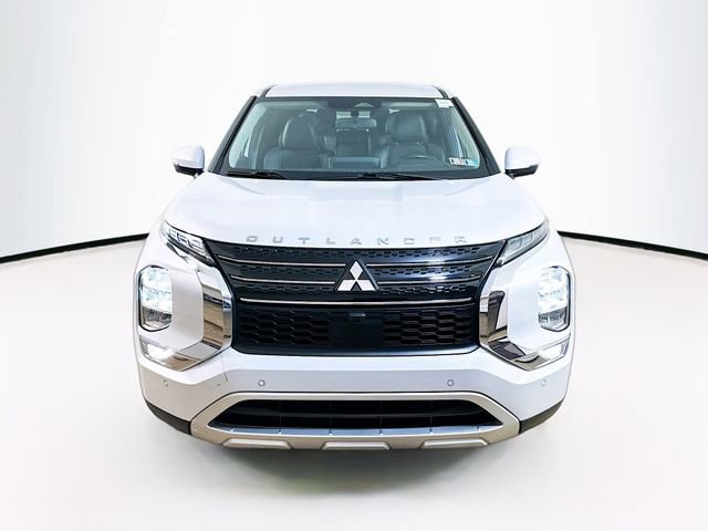 Used 2023 Mitsubishi Outlander SE image 6