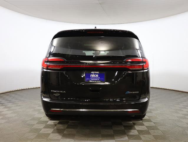 Used 2022 Chrysler Pacifica Limited image 3