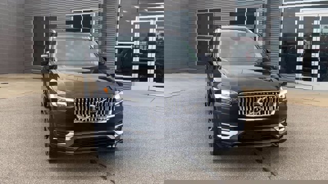 Used 2022 Volvo XC90 T8 Inscription Expression w/ Advanced Package image 4