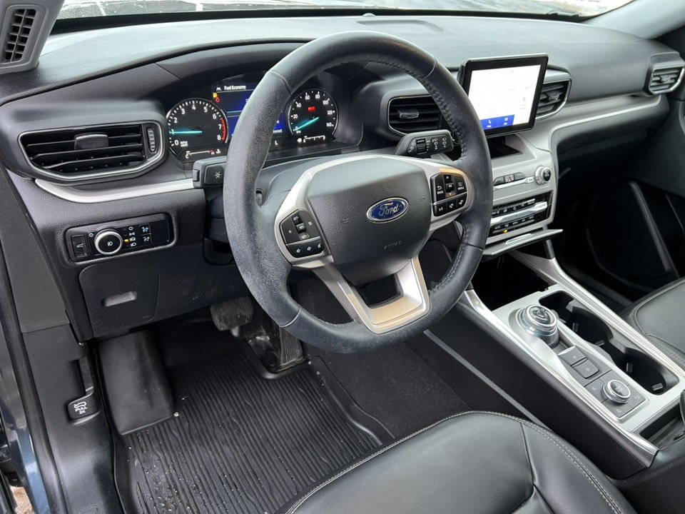 Certified 2023 Ford Explorer XLT w/ Equipment Group 202A image 18