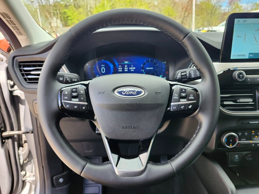 Certified 2022 Ford Escape SEL w/ Technology Package AWD/4WD image 29