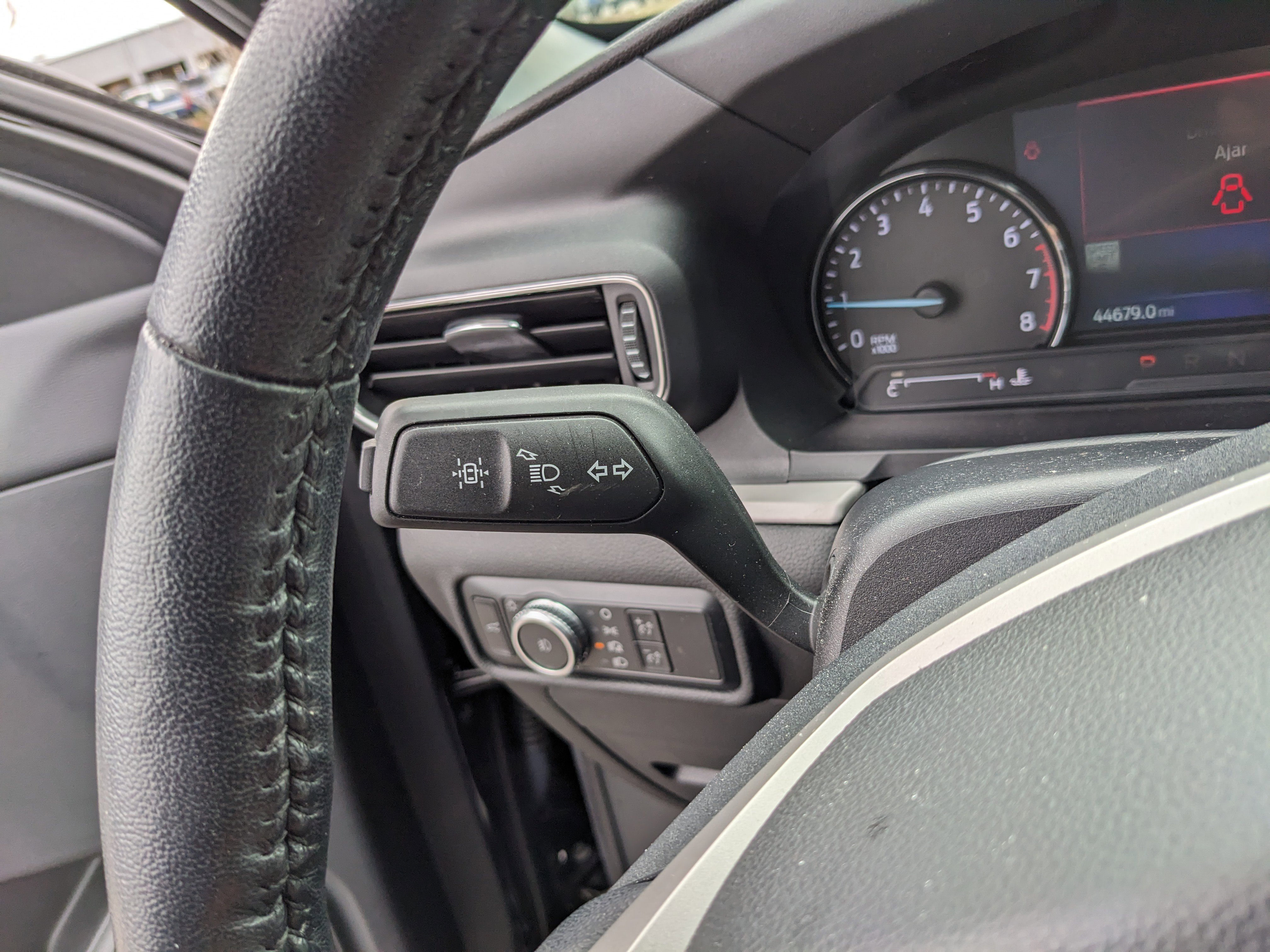 Certified 2022 Ford Explorer XLT w/ Equipment Group 202A image 29