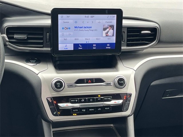 Certified 2022 Ford Explorer XLT w/ Equipment Group 202A image 16