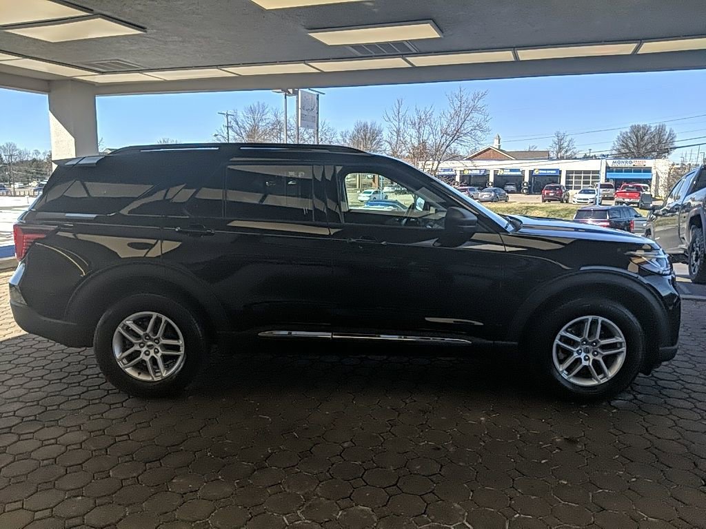 Certified 2025 Ford Explorer Active AWD/4WD image 5