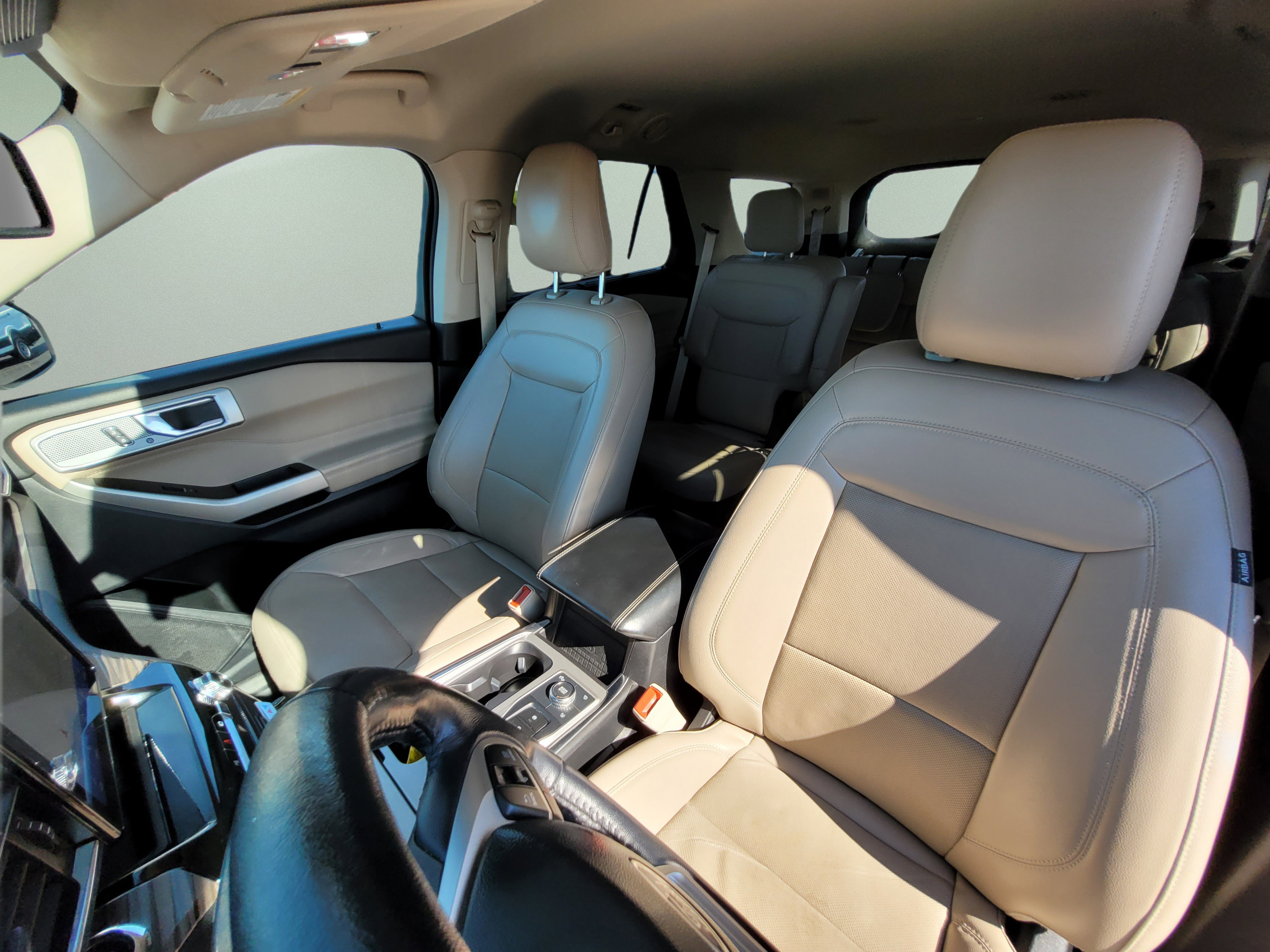 Certified 2022 Ford Explorer Limited AWD/4WD image 30