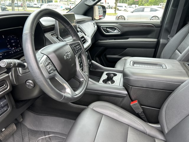 Used 2023 Chevrolet Tahoe Z71 w/ Luxury Package AWD/4WD image 19