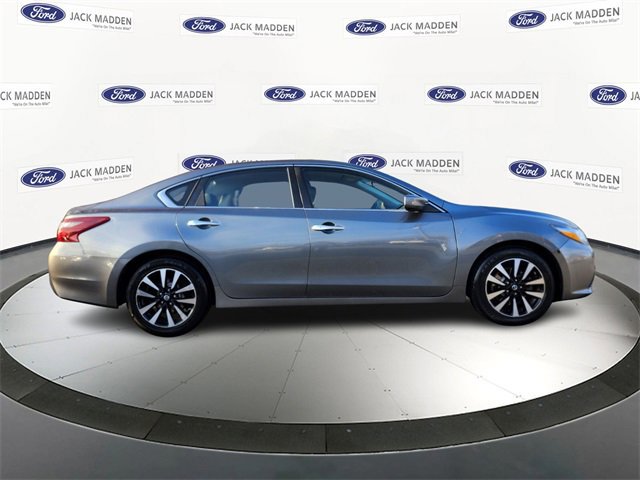 Used 2018 Nissan Altima 2.5 SV image 2