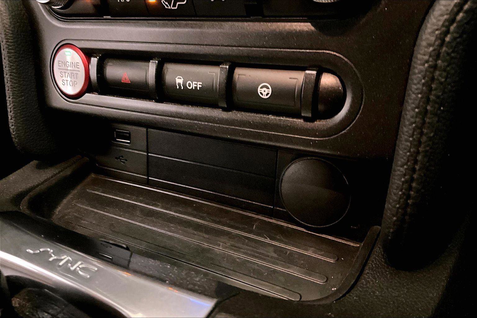 Certified 2019 Ford Mustang Convertible image 31