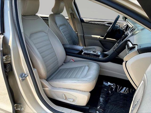 Certified 2017 Ford Fusion SE w/ Fusion SE Technology Package FWD image 29