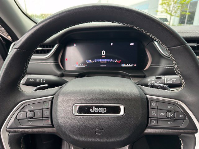 Used 2023 Jeep Grand Cherokee L Limited w/ Black Appearance Package AWD/4WD image 25