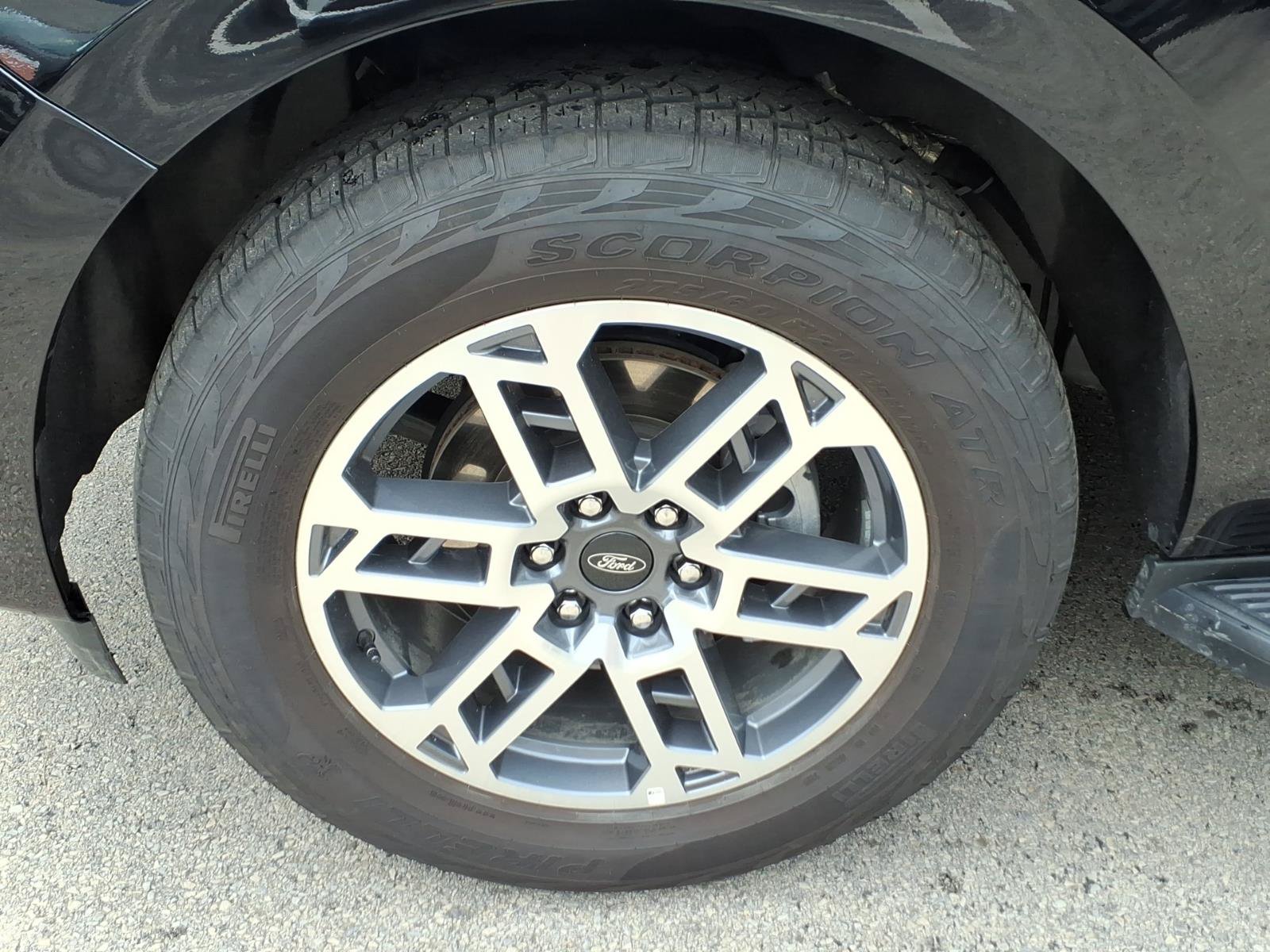 Certified 2025 Ford Expedition Active AWD/4WD image 10