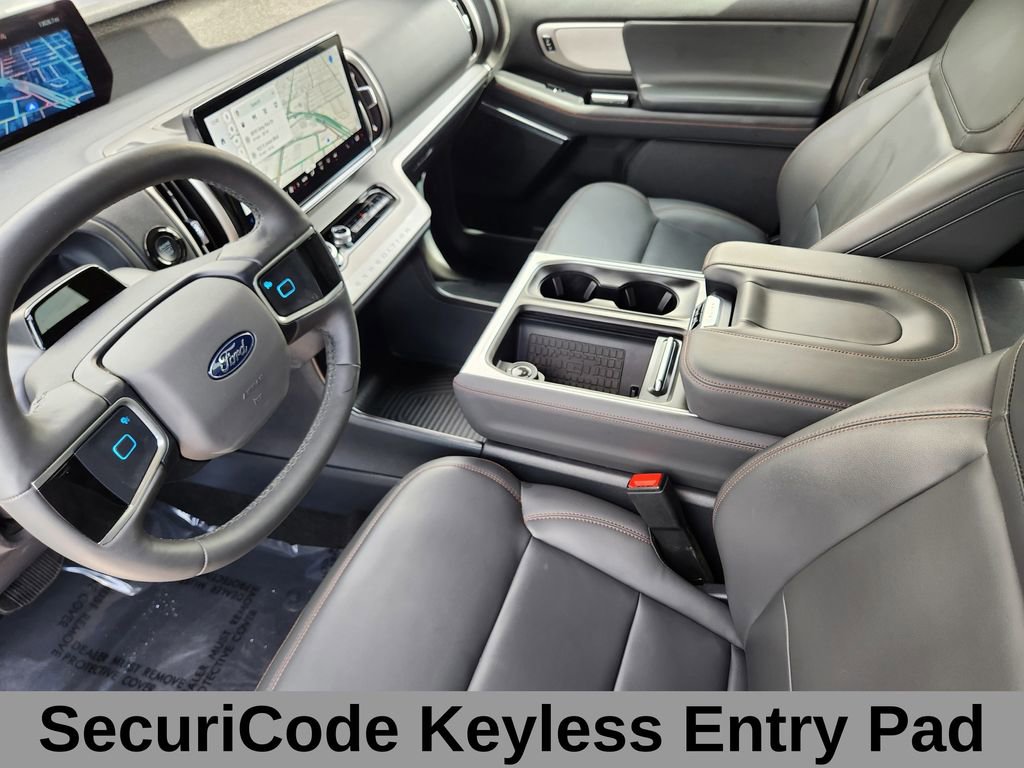 Certified 2025 Ford Expedition Active image 10