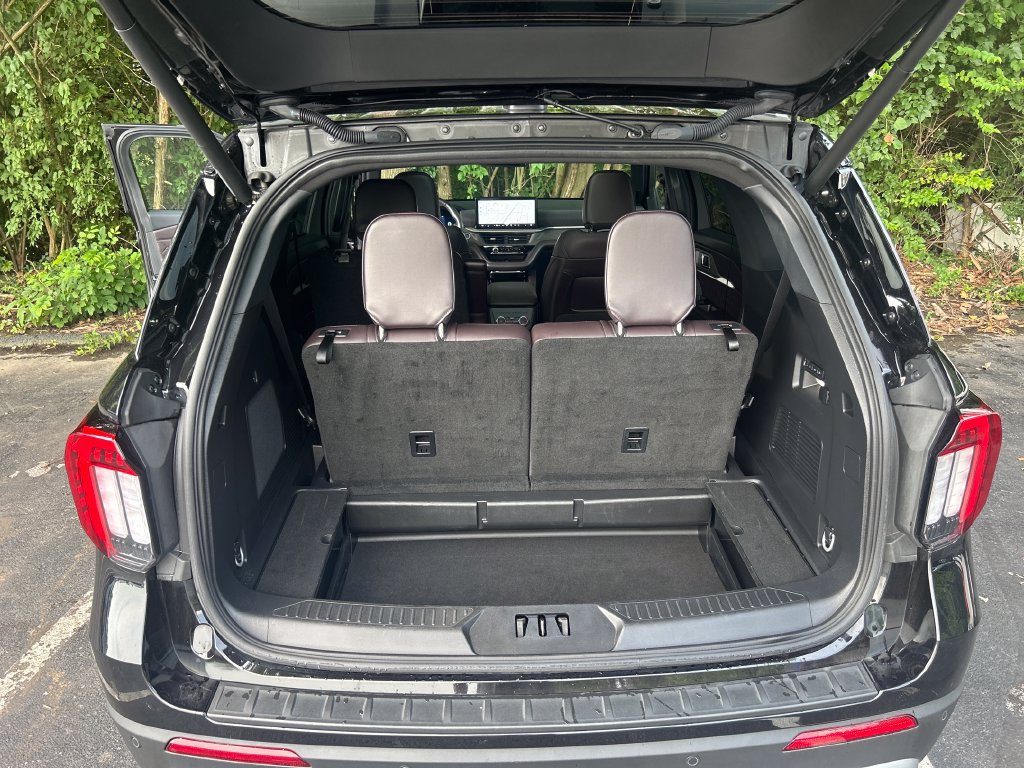 Certified 2025 Ford Explorer Platinum w/ LUX Leather Package AWD/4WD image 27