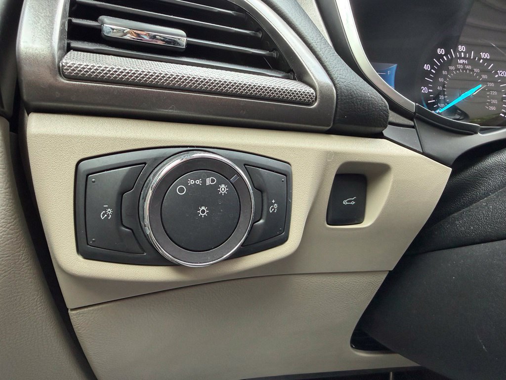 Certified 2019 Ford Fusion SE FWD image 25