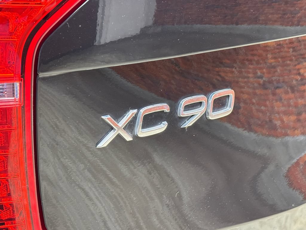 Used 2022 Volvo XC90 T8 R-Design w/ Advanced Package AWD/4WD image 5