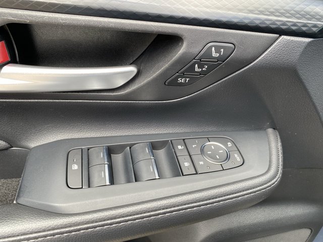 Used 2024 Toyota Grand Highlander AWD Hybrid image 12