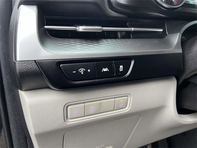 Used 2024 Kia Carnival LX image 13