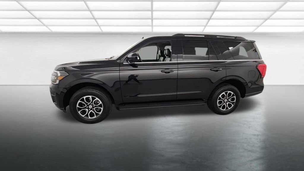 Certified 2024 Ford Expedition XLT AWD/4WD image 4