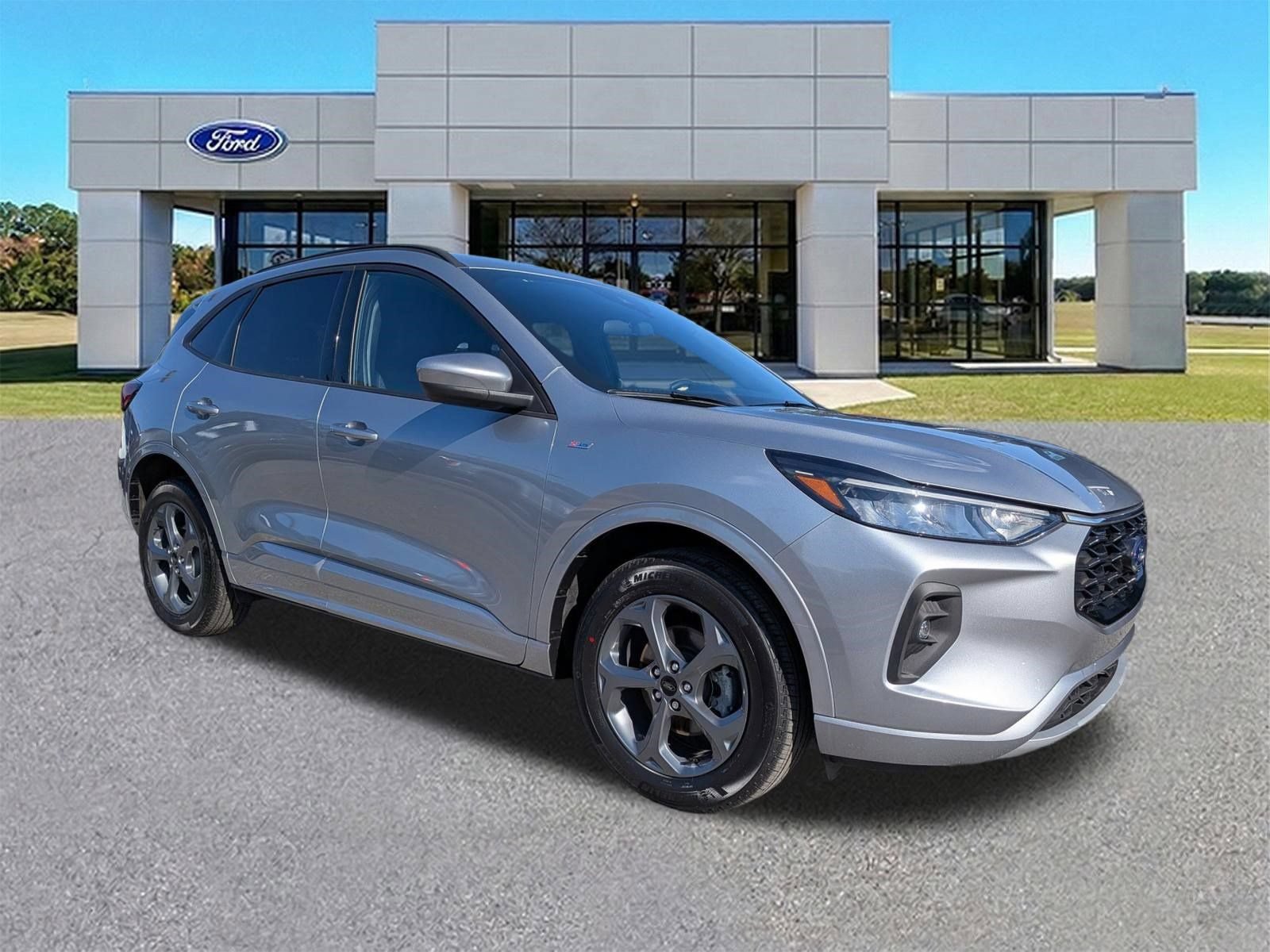 Certified 2023 Ford Escape ST-Line Select w/ Tech Pack #1 AWD/4WD image 2