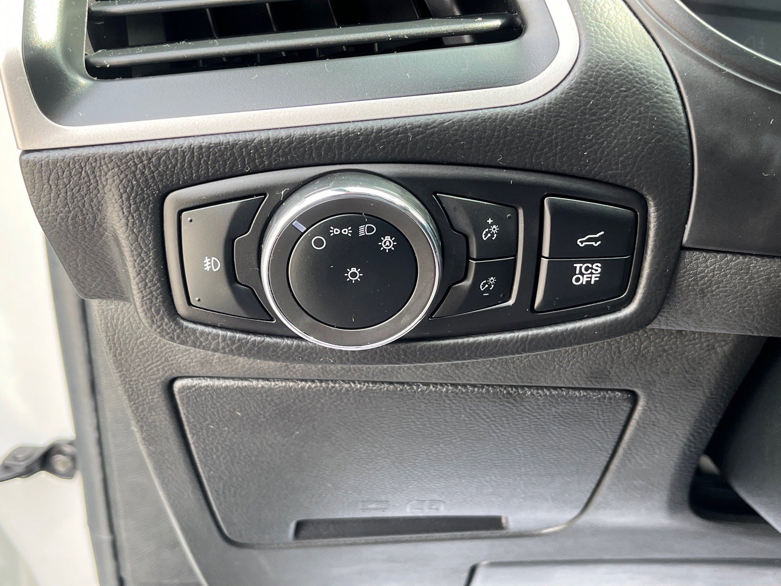 Certified 2024 Ford Edge ST-Line image 17