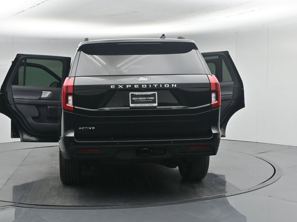 Certified 2025 Ford Expedition Active RWD image 36