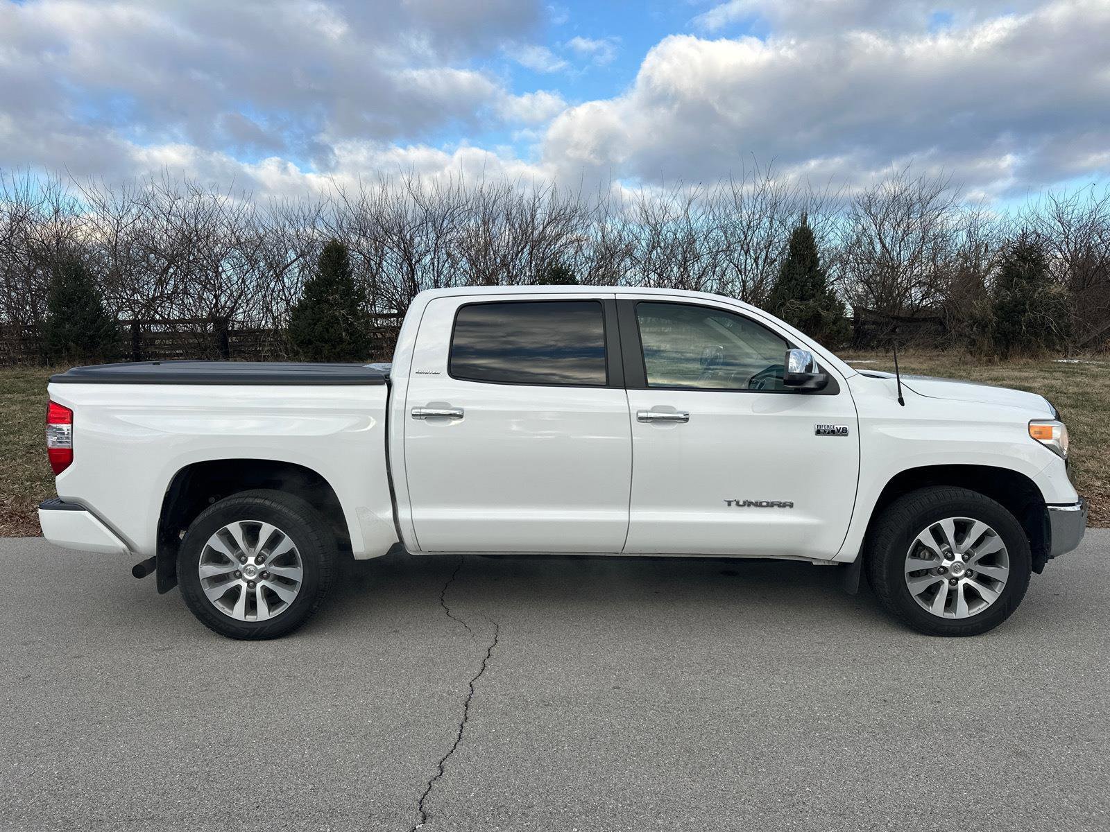 Used 2017 Toyota Tundra Limited image 2
