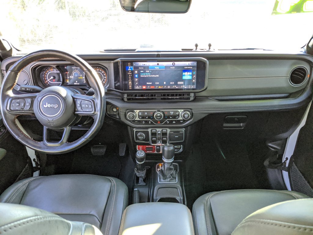 Used 2024 Jeep Gladiator Mojave AWD/4WD image 7